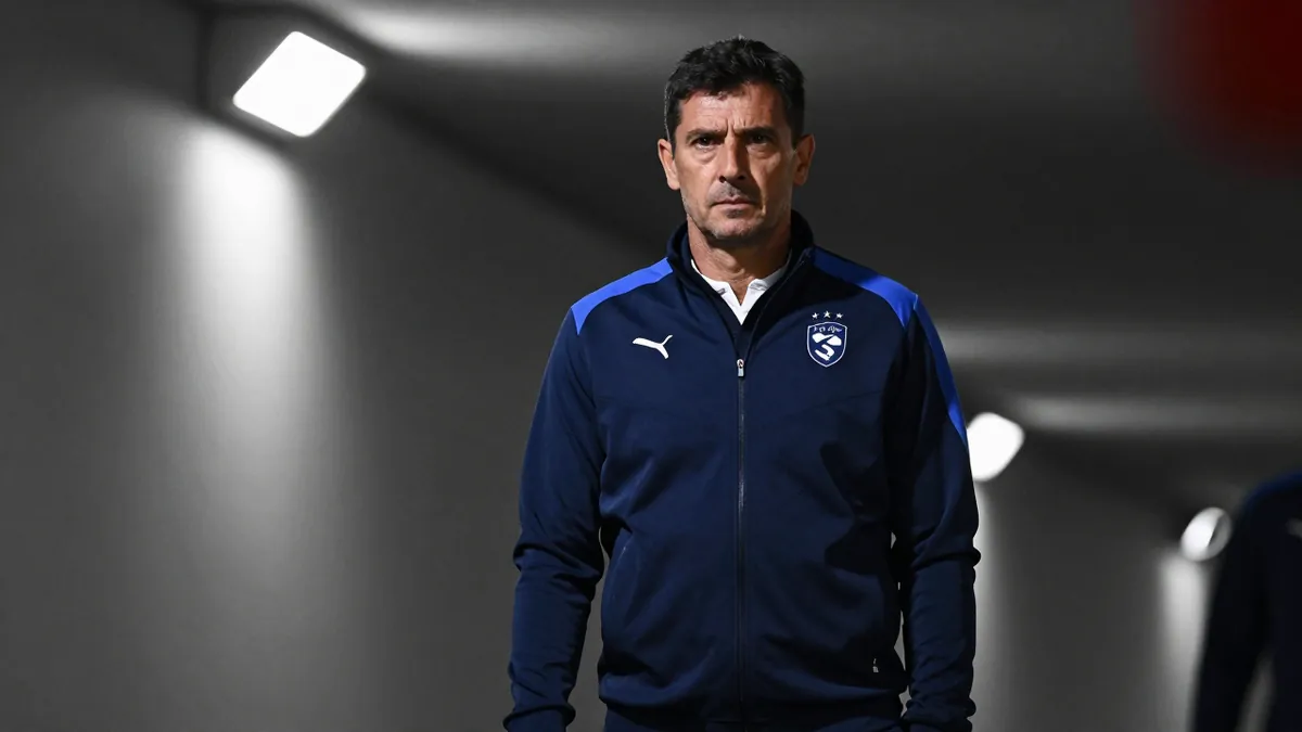 VfL Wolfsburg: FCK-Sportdirektor Marcel Klos reagiert auf Kritik im Internet