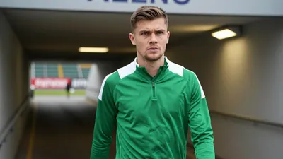 VfL Wolfsburg verpflichtet den schwedischen Nationalspieler Alexander Bernhardsson von Holstein Kiel